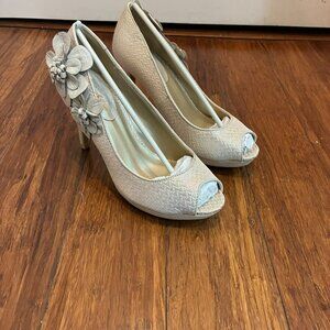 Ruby Shoo Donna Gold Heels, Women's 6.5 (EU 37), Unworn, New in Box